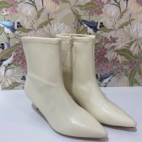 Pointed Toe Cream Ankle Boots Size 7 Faux Leather Zipper Closure Kitten Heel - Picture 1 of 9